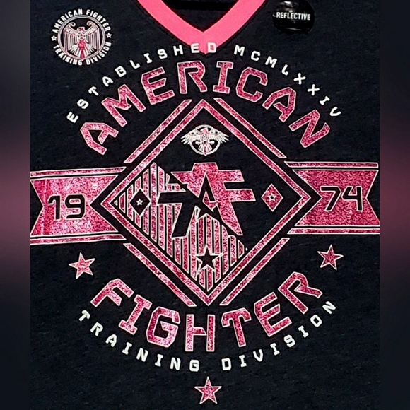 🔷️Massachusetts American Fighter Reflective Tech Graphic Tee🔷️ - Picture 2 of 7